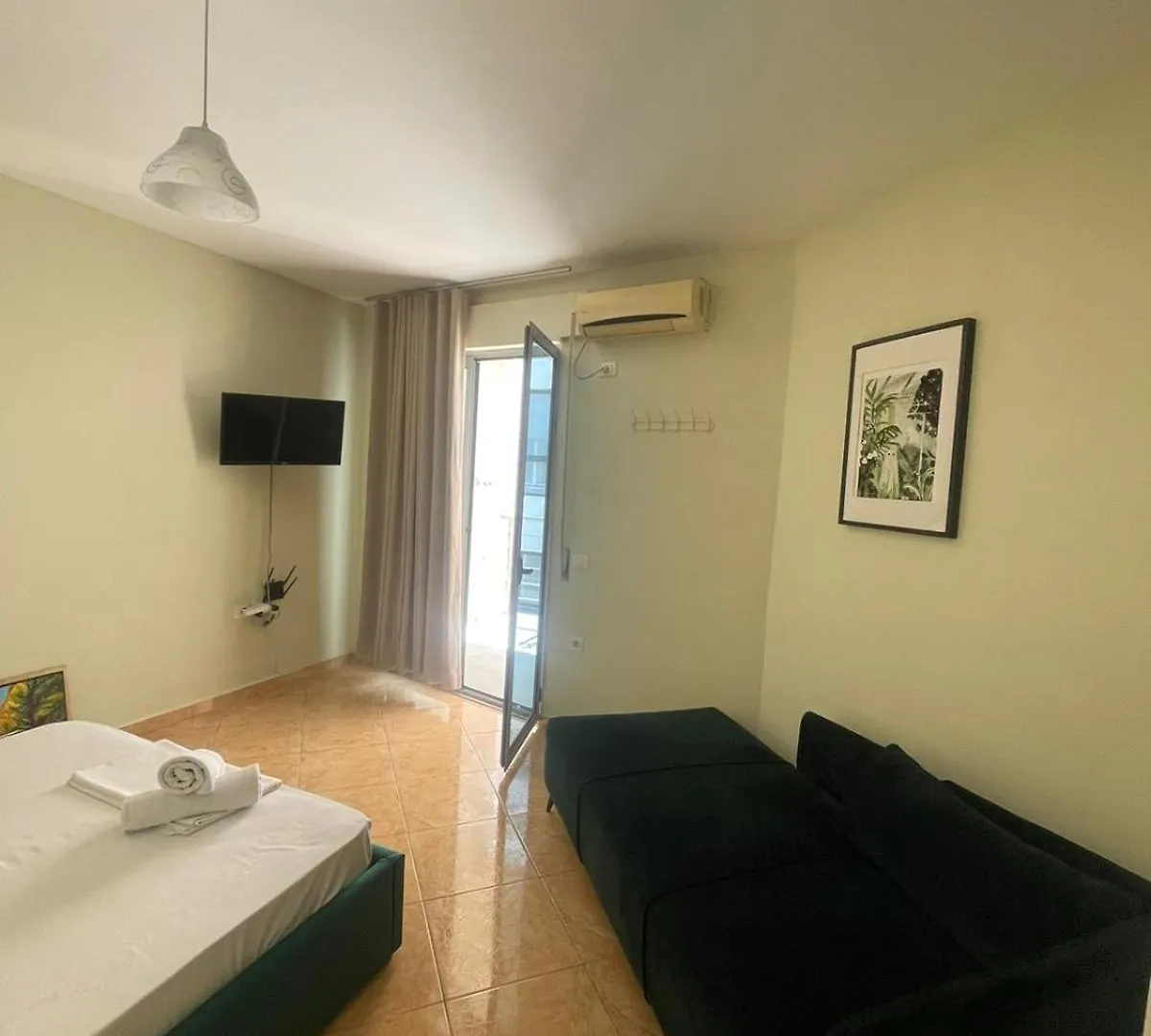 Azuro Beachfront Apartment Vlore Albania